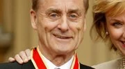 A close-up photograph of Wolsey Hall Oxford alumnus Sir Harold Evans, ex-editor of the Sunday Times, who studied economics with us whilst serving as an airman in the RAF. Harold is smiling at the camera and wearing formal attire.