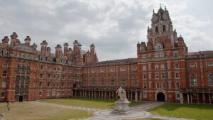 A photograph of a section of campus of the University of London, which enabled Wolsey Hall Oxford to supply degree-level courses via their external degree programme.