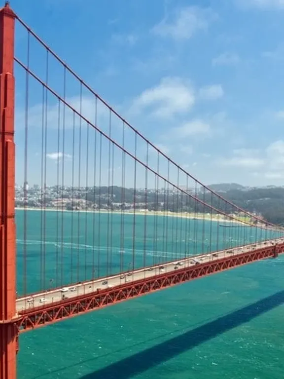 Landscape view of the Golden Gate Bridge in San Francisco, USA, on a clear and sunny day.